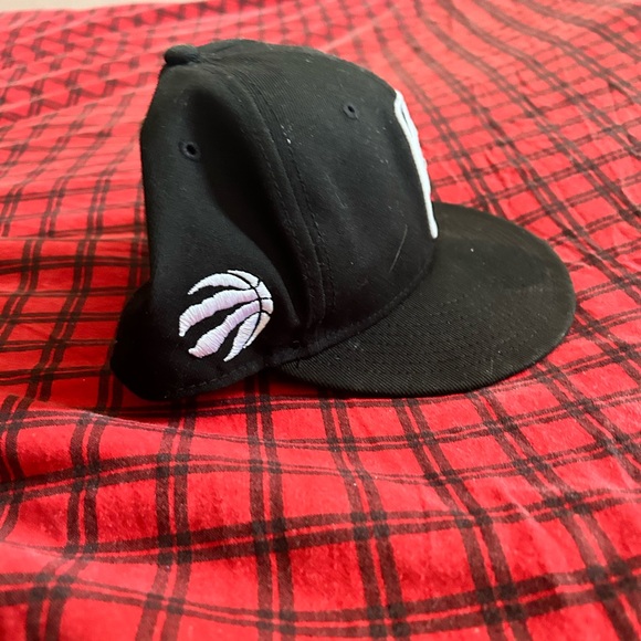 It’s an NBA hat from the Toronto Raptors - Picture 4 of 5